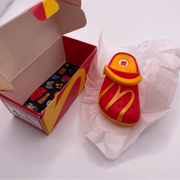 2024 McDonald's Mini Crocs Keychain Happy Meal Toy #4 Golden Arches Crocs Toy - Picture 2 of 5